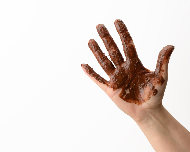 Raise your hand if you love chocolate! Delicious fact: According to Harvard Health, high-cocoa dark chocolate can boost brainpower. The flavonols and theobromine in cocoa increase blood flow and oxygen to the brain, helping you maintain concentration during difficult tasks, improve reaction times, and elevate your mood. #worldchocolateday🍫