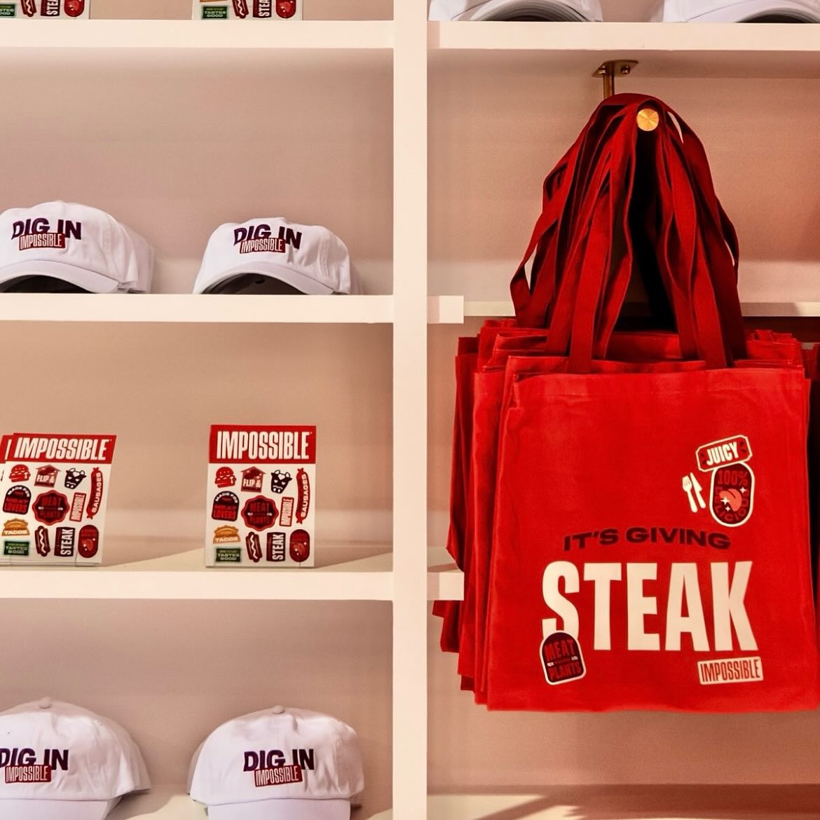 #expowest was a hit with all the @impossible_foods…