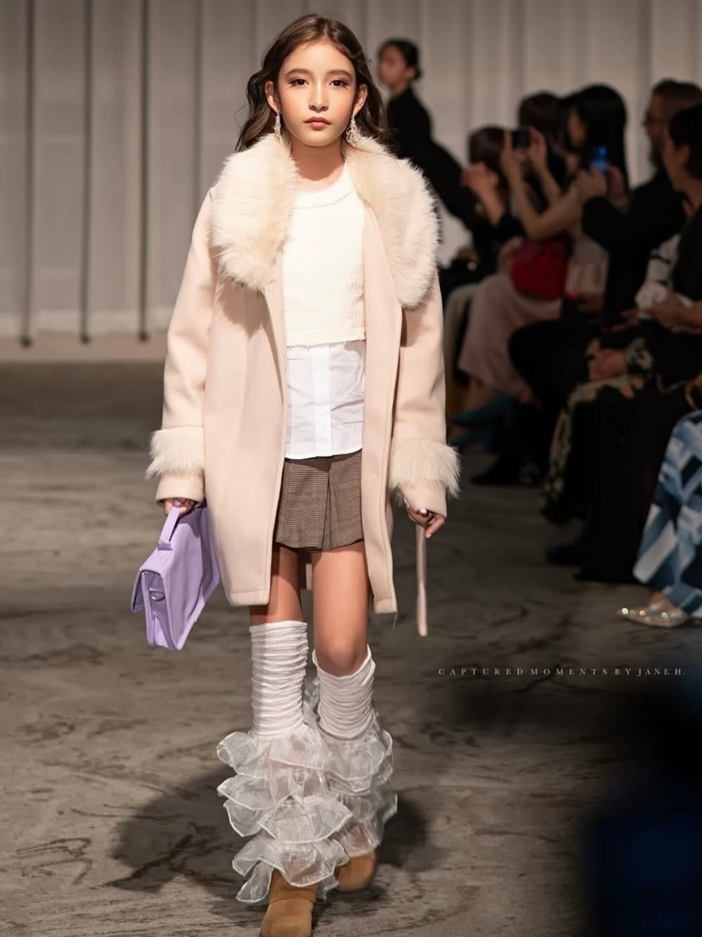 Ruffles never go out of style 🤩 Barbizon NYC grad @sarah_michelle_official walking in Tokyo Couture Fashion Week for @therunwayatelier