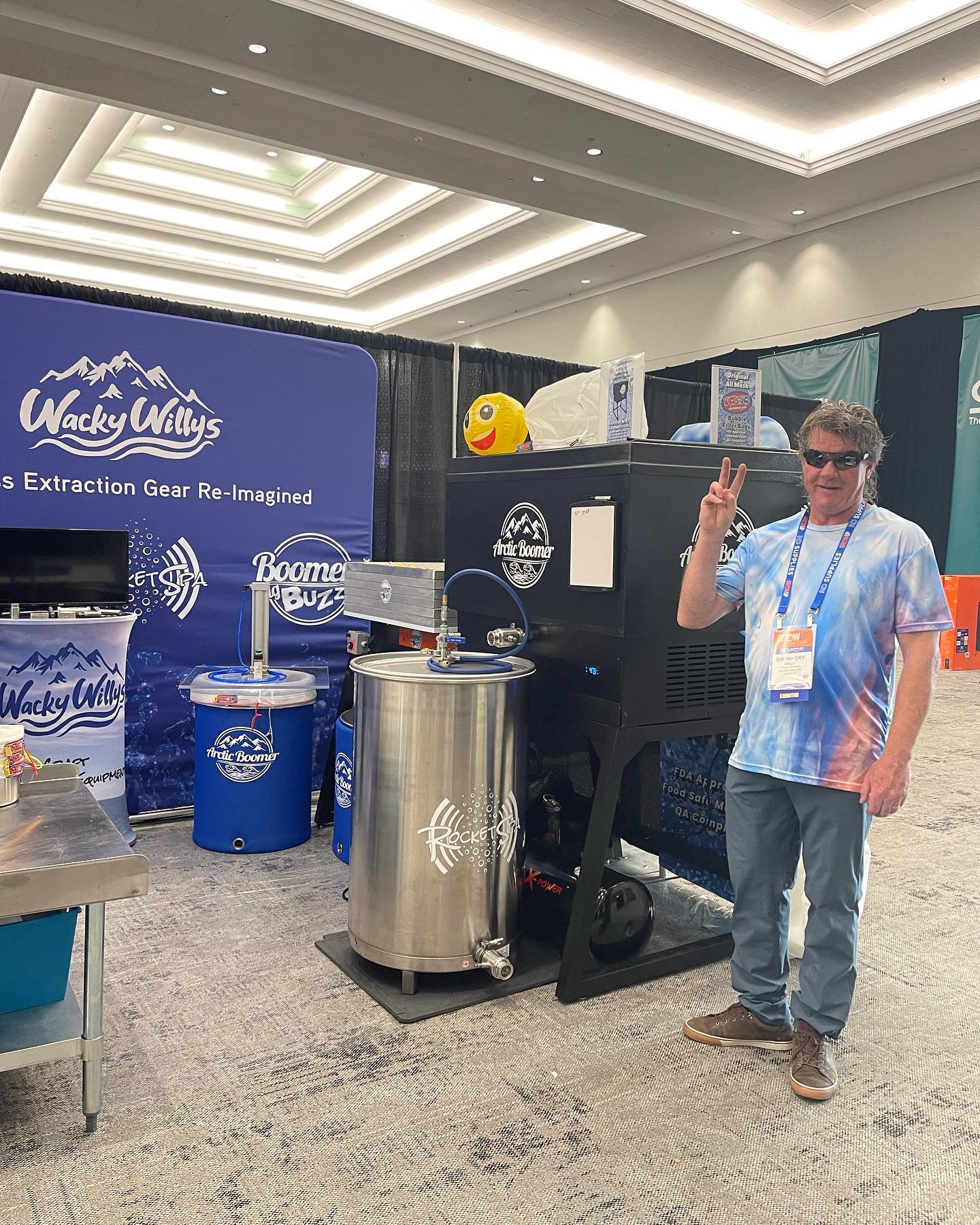 Wacky Willy’s in the house! #growupconference booth #318 come check out our Solventless extraction gear live with Willy Tues/Wed.